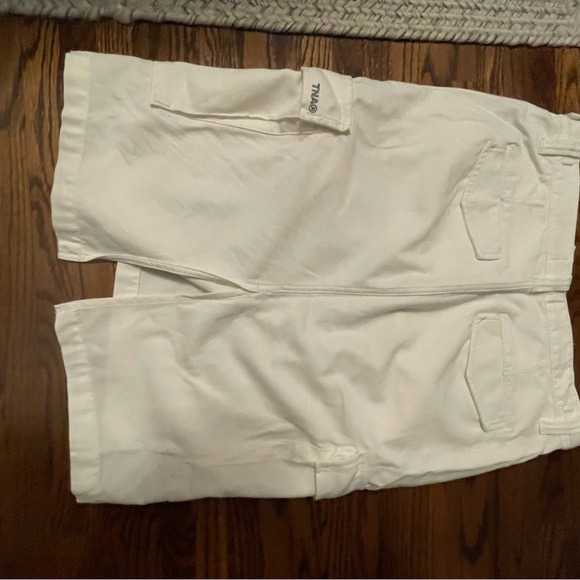 New Aritzia TNA cargo skirt - Picture 3 of 3